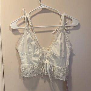 ROMWE White Box with Black Logo